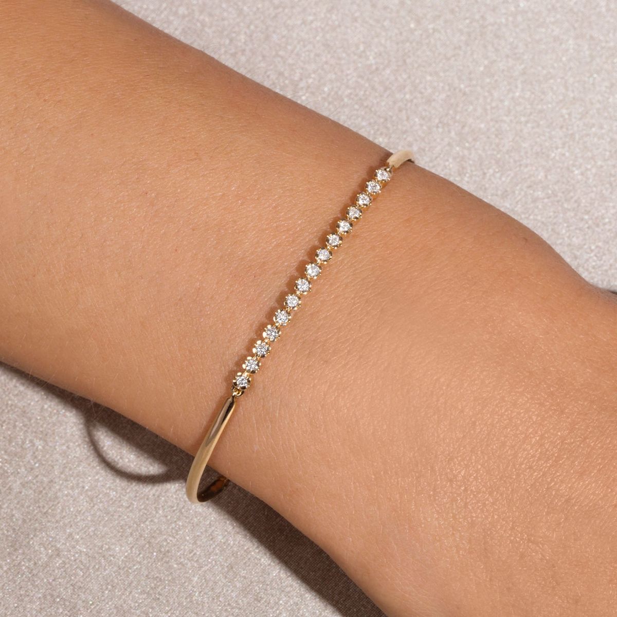 The Timeless Beauty of Bracelets: Elegance That Wears Like a Story