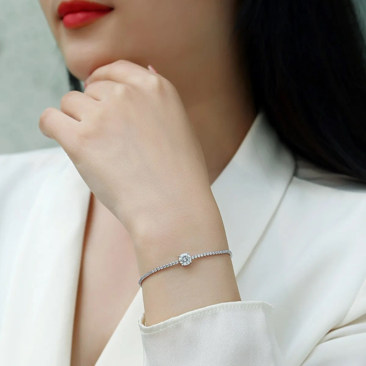Elegant Solitaire Adjustable Tennis Bracelet in Sterling Silver – Round Cut Center Stone