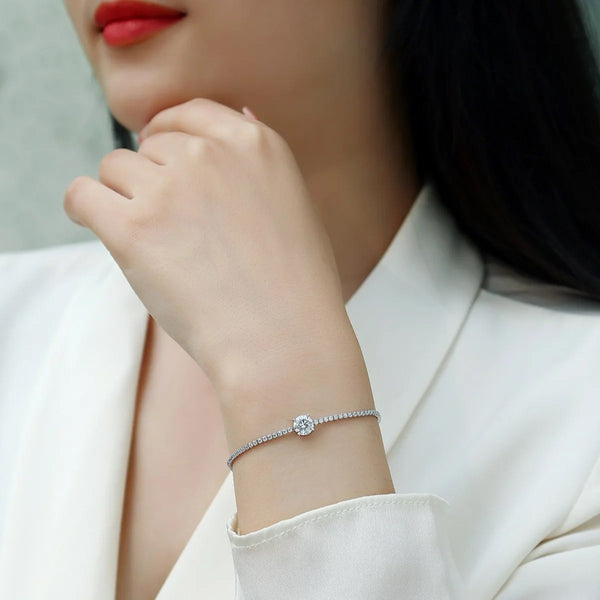 Elegant Solitaire Adjustable Tennis Bracelet In Sterling Silver Round Cut Center Stone
