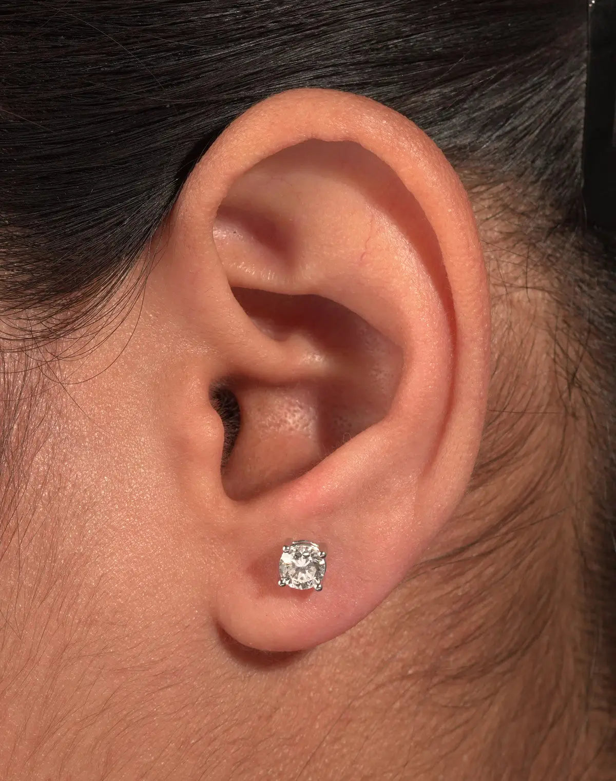 1.02 Ct Round Diamond Stud Earrings in 14K Gold