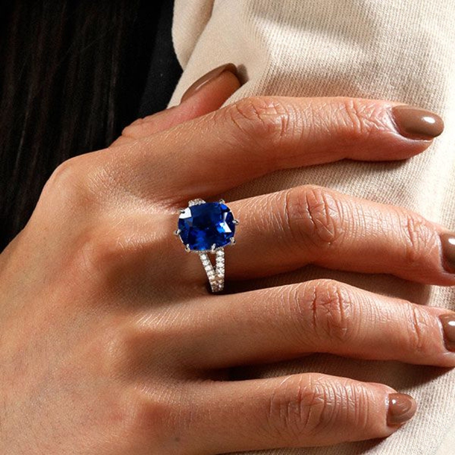 5.00 Ct Blue Sapphire Split Shank Cushion Cut Engagement Ring - 18K White Gold