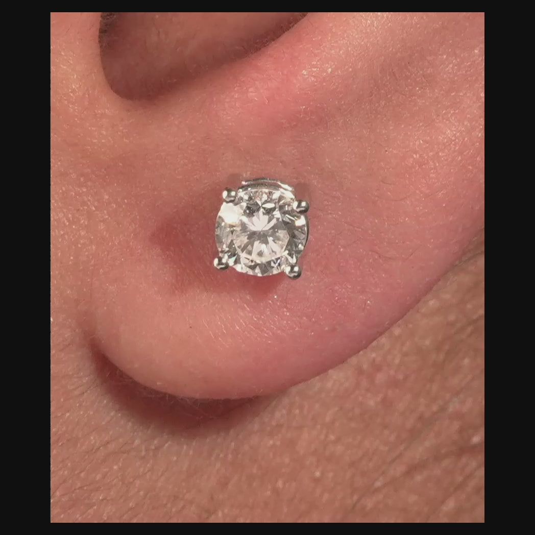 1.02 Ct Round Diamond Stud Earrings in 14K Gold